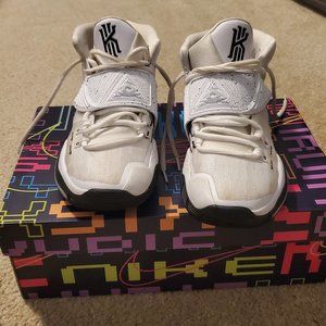 Nike Kyrie 6 basketball sneakers